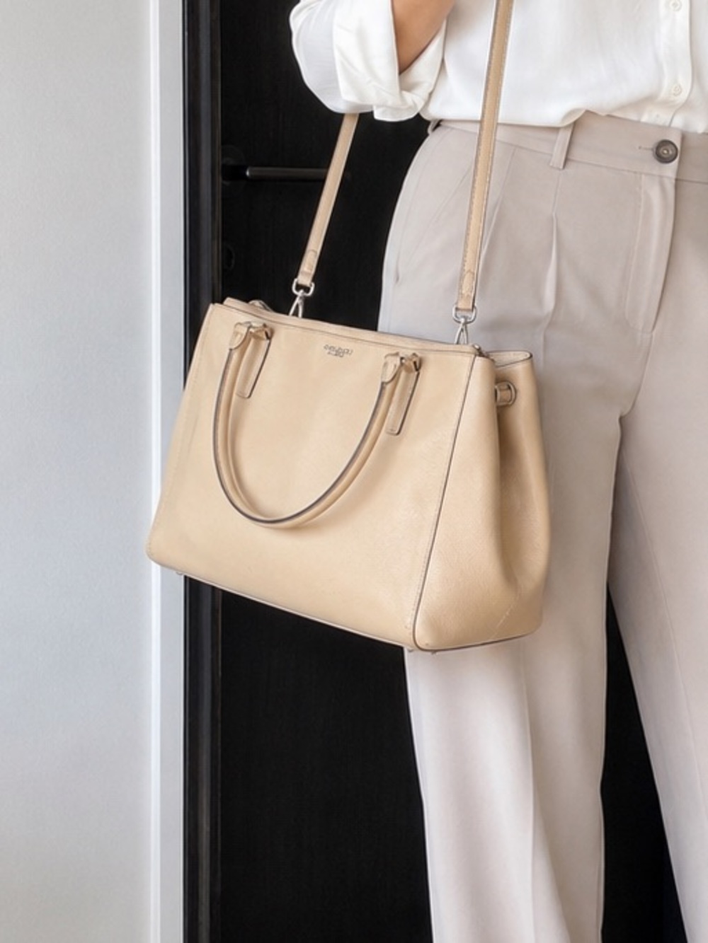 Coach Madison Christie Carryall in Saffiano Leather. Made from Genuine Leather 👜